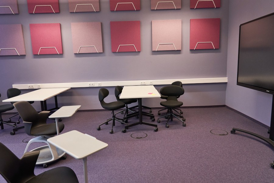 flex-moebel_th-koeln_probst.jpeg Flexibles Mobiliar in einem Seminarraum