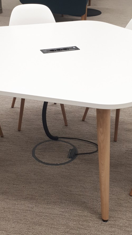 stromversorgung-bodentank_uni-kiel_500.jpg Stromversorgung über Bodentank